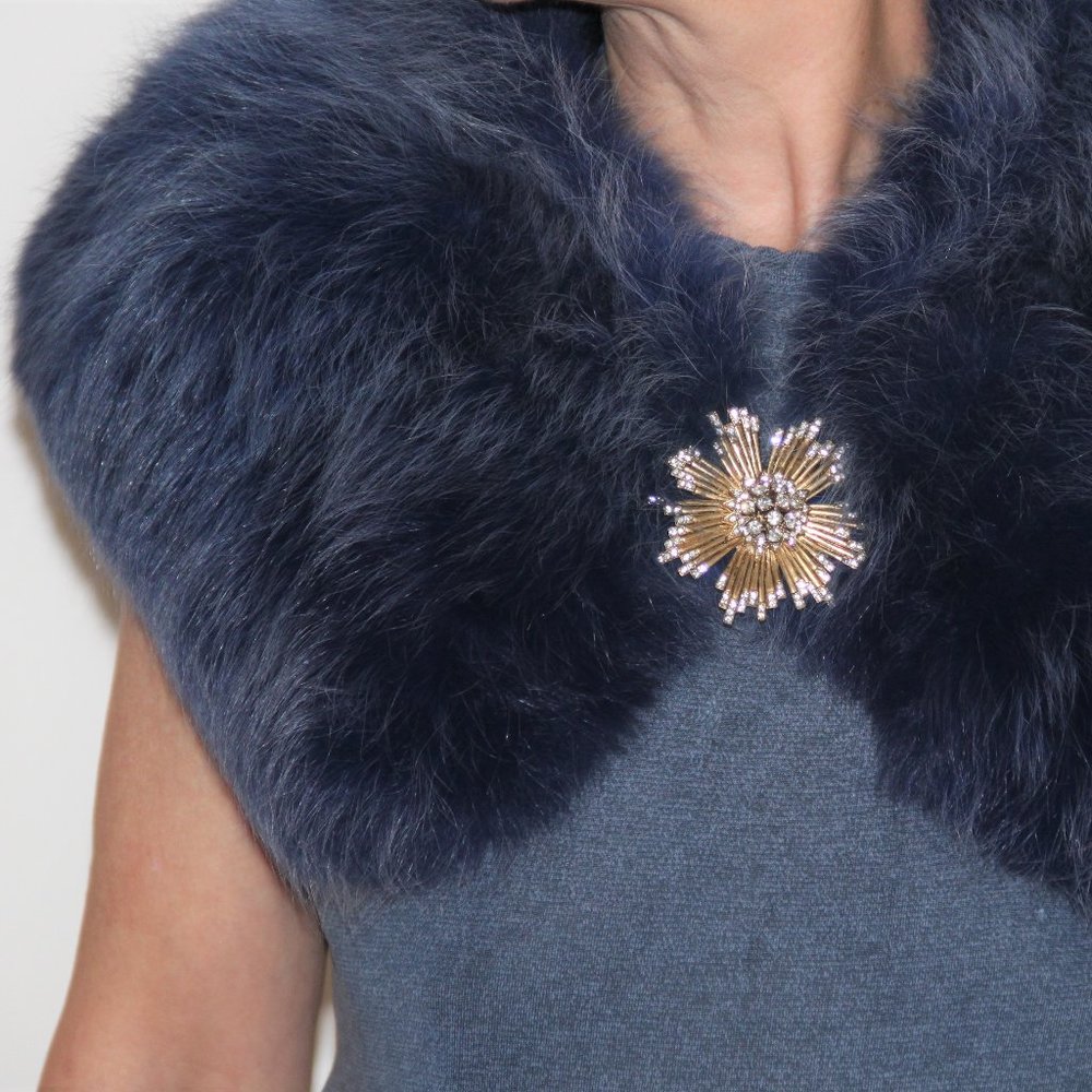 Stunning Detachable Navy Blue Fox Fluffy Fur Wrap Plush Collar Over Shoulders
